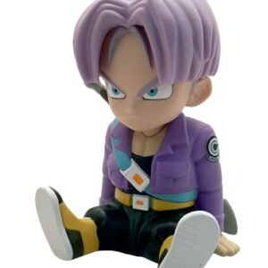 Figura de Trunks chibi sentado con cabello morado y chaqueta morada.