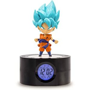 Despertador Teknofun Goku de Dragon Ball Super con luz y pantalla digital.