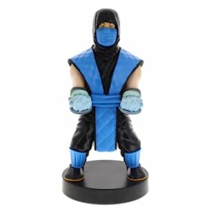 Figura de Sub-Zero de Mortal Kombat en posición de soporte para mando o smartphone.