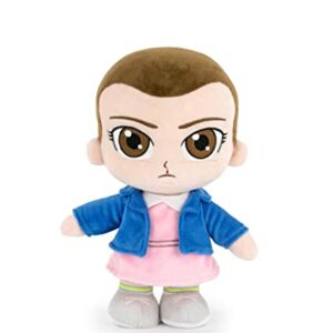 Muñeca peluche de Eleven de Stranger Things con vestido rosa y chaqueta azul.