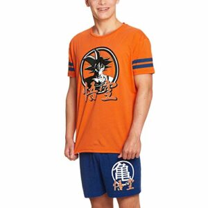 Pijama de dos piezas de Dragon Ball Z con camiseta naranja de Goku y shorts azules de la marca Elbenwald.