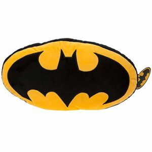 Cojín multicolor con el logotipo grande de Batman en negro y amarillo.