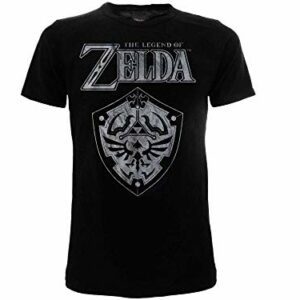 Camiseta negra con el logo de The Legend of Zelda y un escudo plateado.