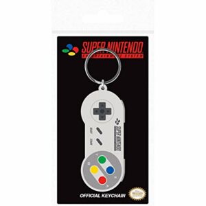 Llavero de mando de Super Nintendo en color gris con botones multicolor.