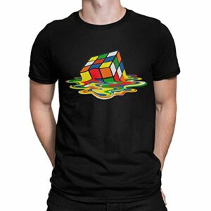 Camiseta negra con diseño de cubo mágico derritiéndose.