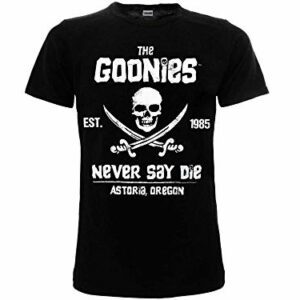 Camiseta negra oficial de "The Goonies" con calavera y espadas en cruz y la frase "Never Say Die".