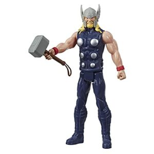 Figura de Thor de los Avengers, vestido con traje azul y sosteniendo su martillo.