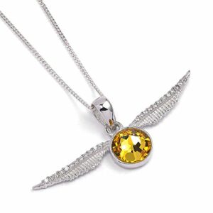 Colgante de Snitch Dorada de HARRY POTTER con cristal Swarovski amarillo en el centro y alas plateadas.