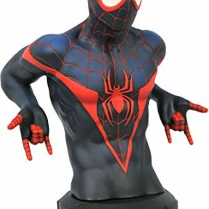 Busto de Miles Morales de Marvel con traje negro y detalles rojos.