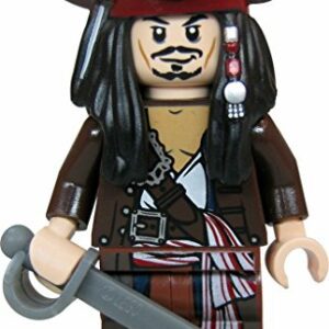 Figura LEGO del capitán Jack Sparrow con sombrero pirata y espada.