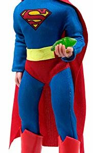 Figura coleccionable de Superman con traje azul y rojo, sosteniendo kryptonita.