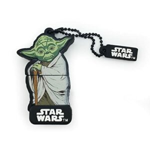 Memoria USB de 32GB en forma del personaje Yoda de Star Wars con llavero adjunto.