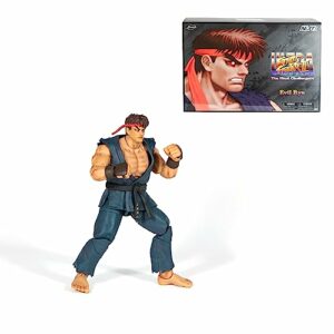 Figura articulada de Evil Ryu con ropa de entrenamiento azul y expresión feroz.