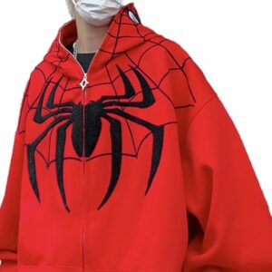 Sudadera roja con capucha y cremallera, estampada con gran araña negra en el pecho.