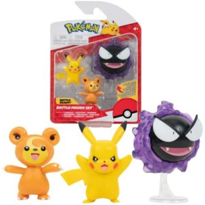 Figuras de Teddiursa, Pikachu y Nebulak de la marca Pokémon en un set.