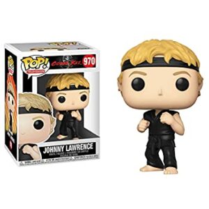 Figura Funko Pop! de Johnny Lawrence de Cobra Kai en traje negro.