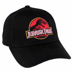 Gorra negra con logo de Jurassic Park en el frente.