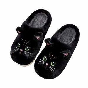 Pantuflas negras de felpa con diseño de gato negro con ojos grandes y orejas en 3D.