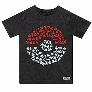 Camiseta negra de Pokémon con diseño de Pikachu formando una Pokeball.