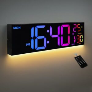 Reloj de pared digital grande con números y datos multicolores, incluye control remoto.