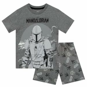 Pijama gris para niños de 8-9 años con diseño de Mandalorian de Star Wars.