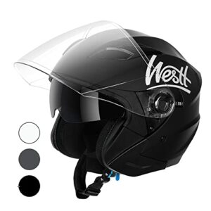 Casco de moto negro mate con visera transparente y marca Westt.