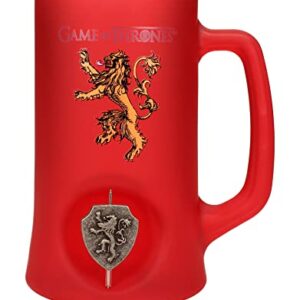 Jarra roja con logo de Lannister en relieve y emblema giratorio, de la serie Game of Thrones.