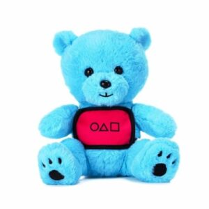 Oso de peluche azul con chaleco rojo y símbolos de "Squid Game".