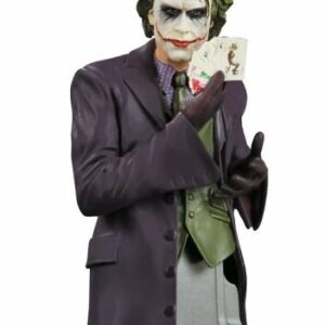 Busto detallado del Joker de DC Comics en pose con cartas.