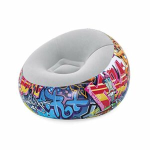 Sillón hinchable de estilo graffiti con asiento suave en gris y multicolor.