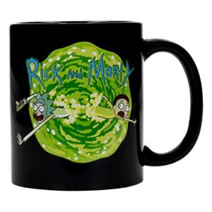 Taza negra de cerámica con el logo de "Rick and Morty".