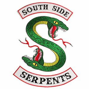 Parche bordado con dos serpientes verdes entrelazadas formando una "S" y las palabras "South Side Serpents".