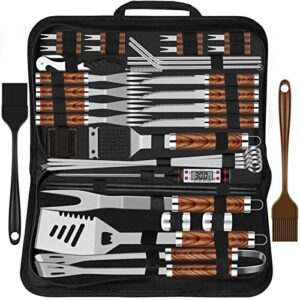 Juego de utensilios para barbacoa de 38 piezas en estuche con asas de madera.