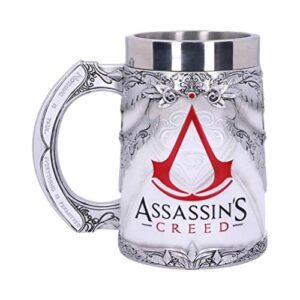 Jarra blanca decorativa de Assassin's Creed con detalles en relieve.