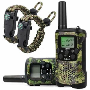 Walkie talkies camuflados para niños, incluye pantalla LCD y dos brazaletes de supervivencia.