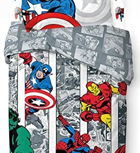 Juego de cama individual con diseños de los Avengers en colores vivos, marca Jay Franco.