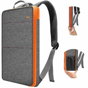 Mochila ZINZ gris con detalles naranjas, delgada y expandible con puerto USB.