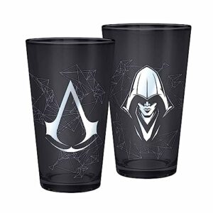 Vaso de cristal gris con logotipo y personaje de Assassin's Creed.