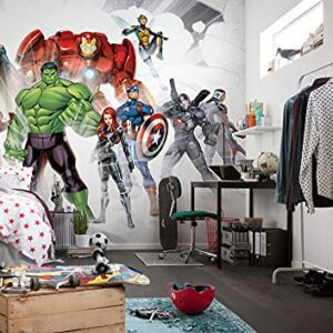 Papel pintado fotográfico de Marvel con superhéroes en una habitación infantil.