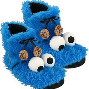 Pantuflas peludas azules con diseño del Monstruo de las Galletas y ojos tridimensionales.