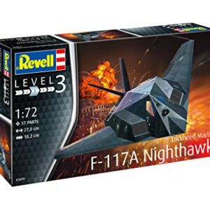 Maqueta del avión de guerra F-117A Nighthawk en caja detallada de Revell.