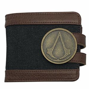 Cartera premium ABYstyle de Assassin's Creed con el emblema en metal.