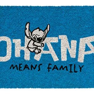 Felpudo azul con Stitch y el texto "Ohana Means Family".